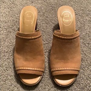 New Jack Rogers Tan Mules